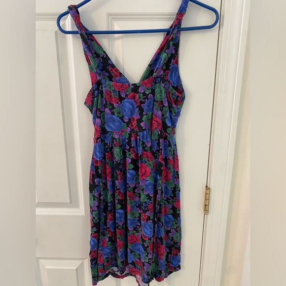 Dress - Picture 2 of 4